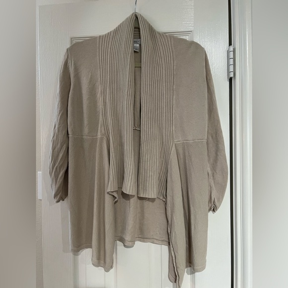 Womens Cream colored Cardigan. Sweater material. Size XL - Picture 1 of 2